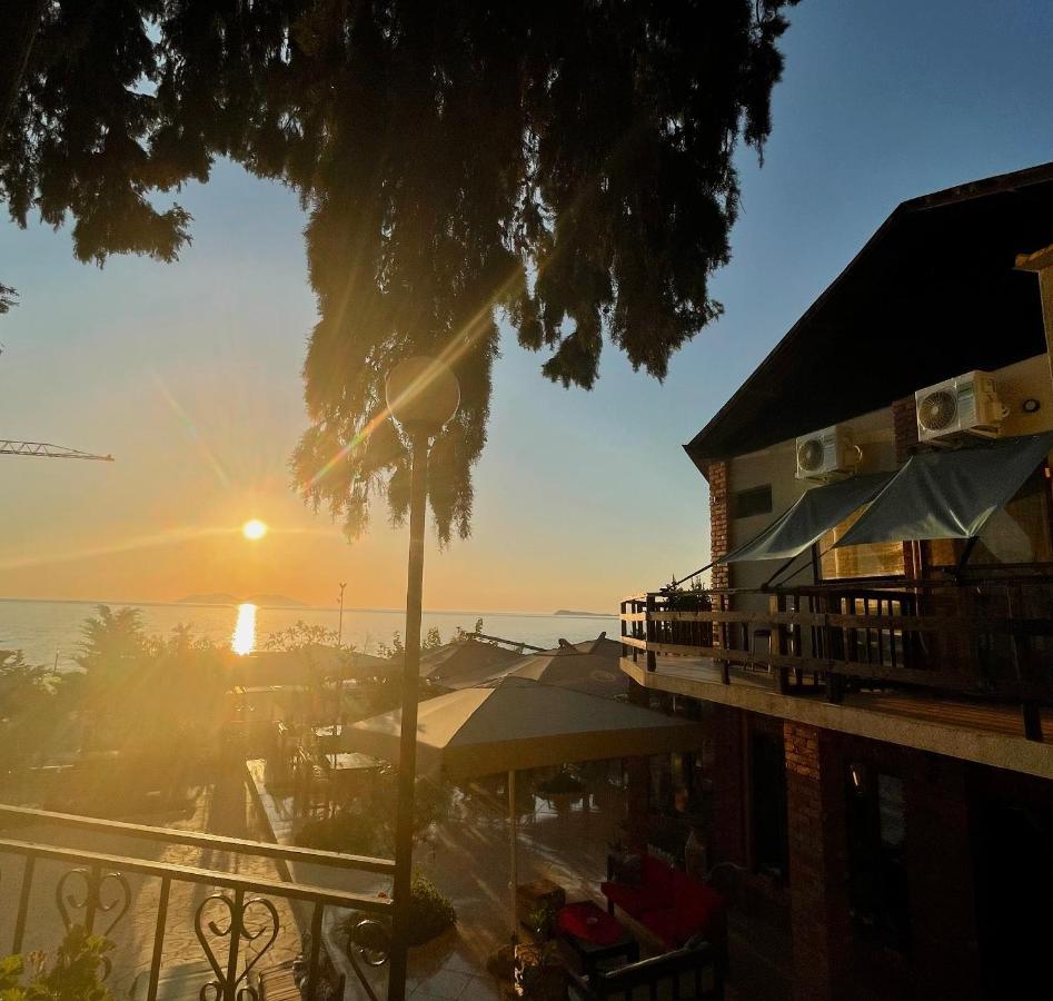 Tekada Hotel & Restaurant Vlorë Eksteriør billede