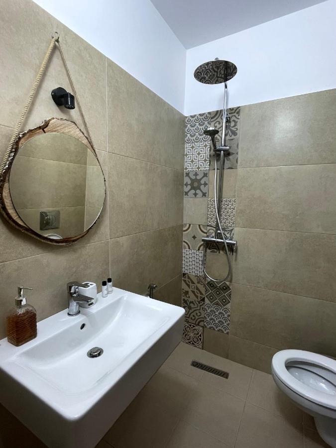 Tekada Hotel & Restaurant Vlorë Eksteriør billede